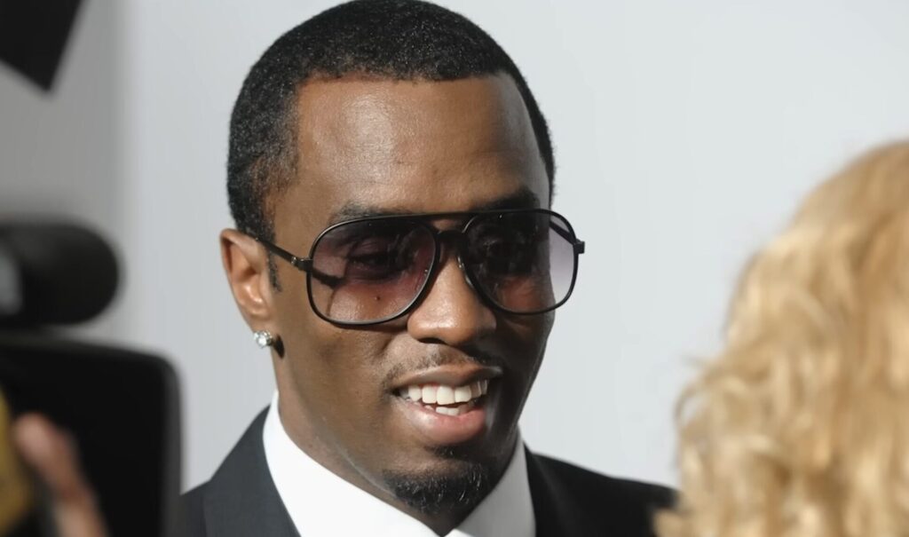 diddy-θριαμβευτική-υποδοχή-στη-φυλακή-μετ-1345593